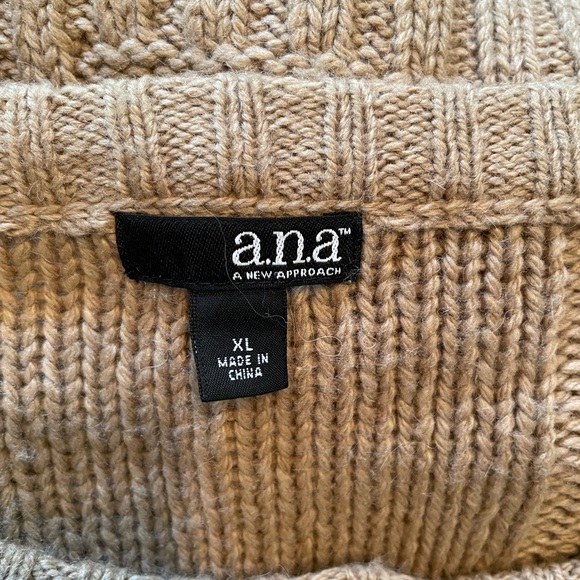 ANA cropped sleeve cropped sweater size XLarge in camel tan with 3 buttons - Picture 6 of 6
